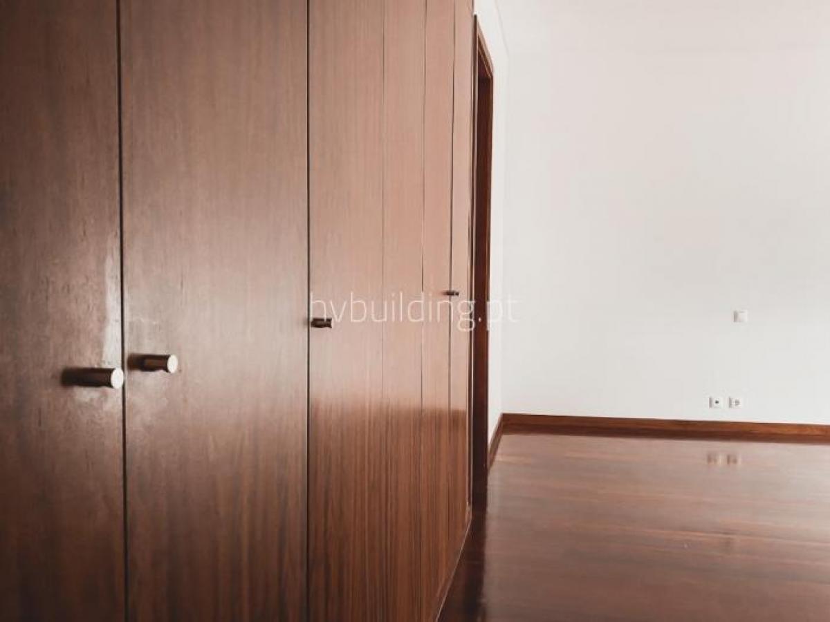 Picture of Apartment For Sale in Braga, Entre-Douro-e-Minho, Portugal