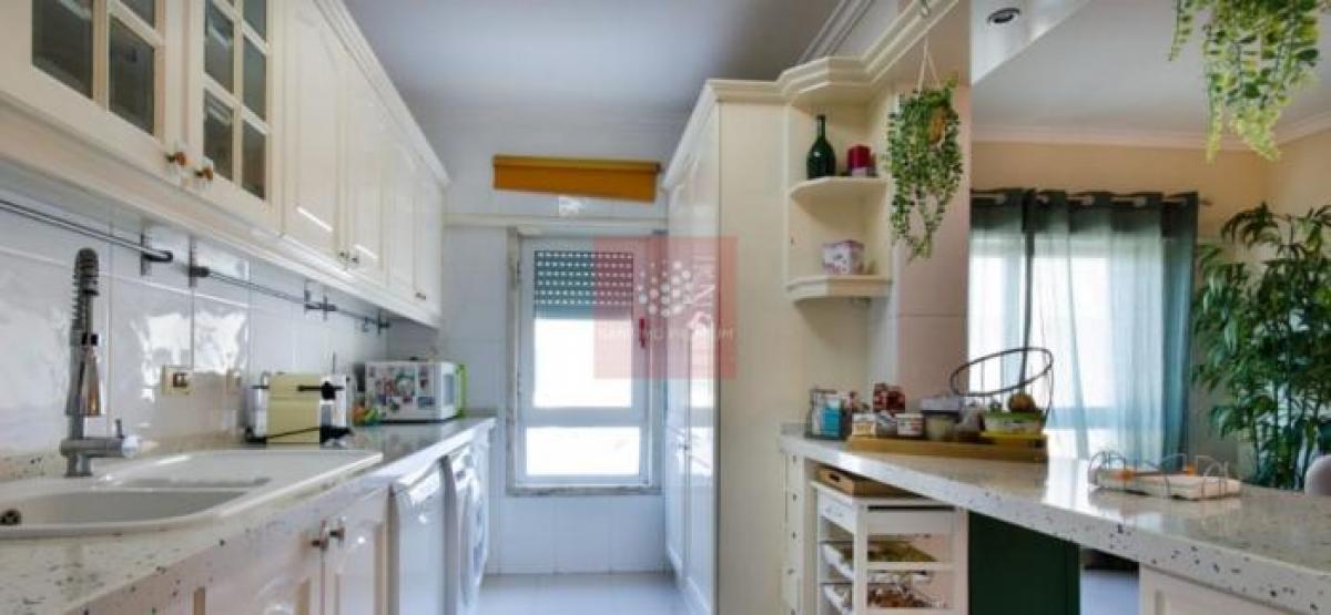 Picture of Apartment For Sale in Sintra, Estremadura, Portugal