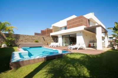 Villa For Sale in Albufeira, Portugal