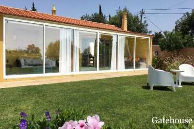 Villa For Sale in Santa Barbara De Nexe, Portugal