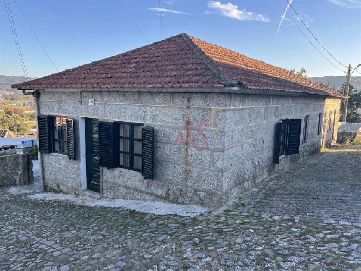 Picture of Home For Sale in Guimaraes, Entre-Douro-e-Minho, Portugal