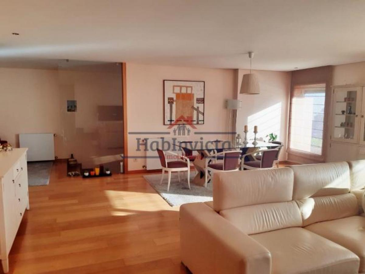 Picture of Home For Sale in Vila Nova De Gaia, Eastern Tobago, Portugal