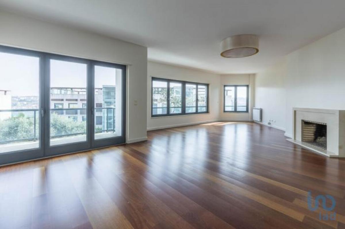 Picture of Apartment For Sale in Lisboa, Lisboa, Portugal