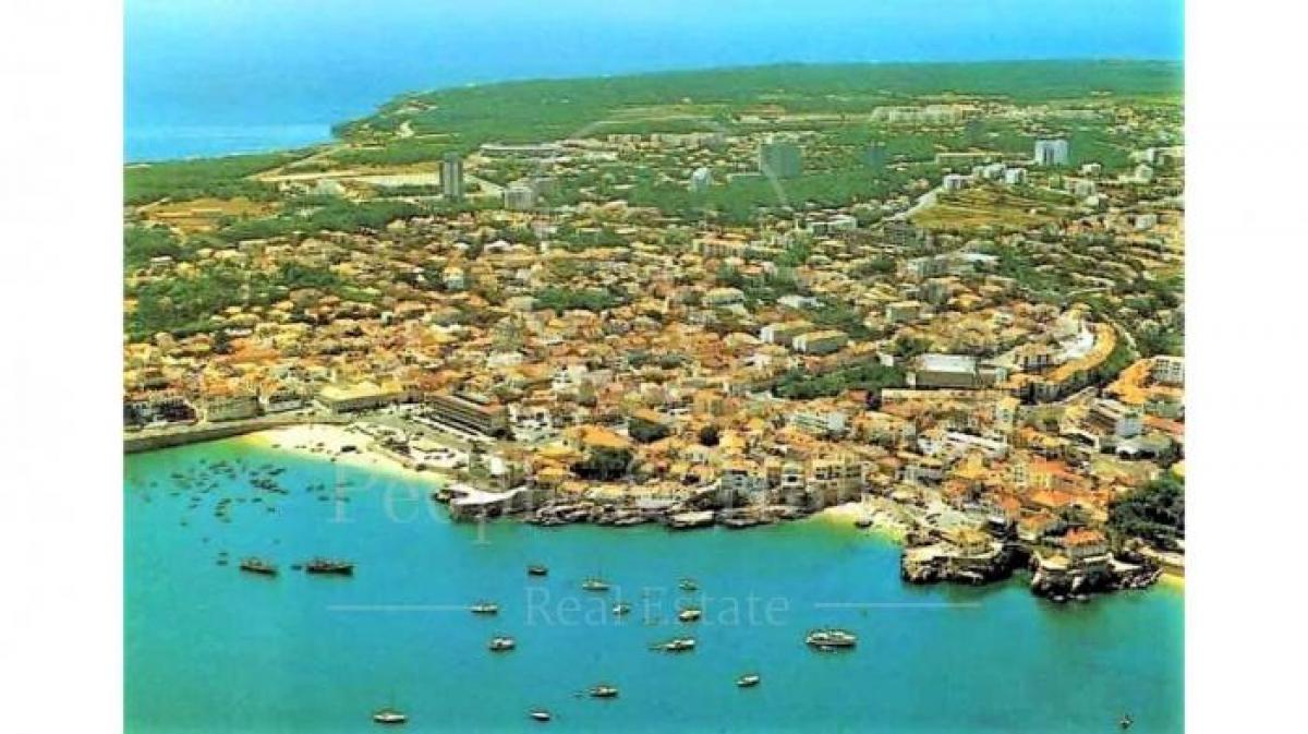 Picture of Apartment For Sale in Cascais, Estremadura, Portugal