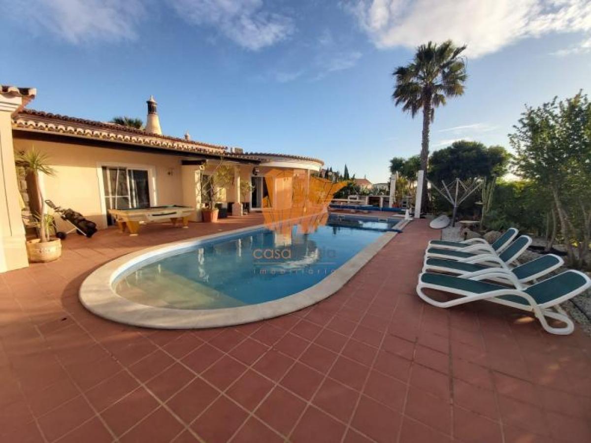 Picture of Villa For Sale in Lagoa, Algarve, Portugal