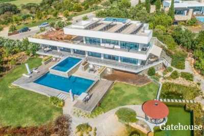 Villa For Sale in Lagos, Portugal