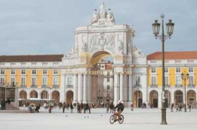 Apartment For Sale in Lisboa, Portugal