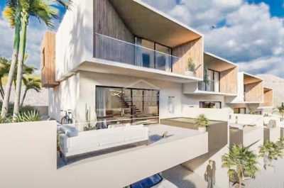 Villa For Sale in Funchal, Portugal