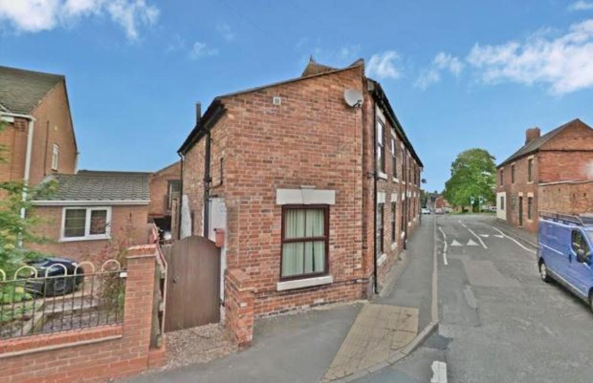 Picture of Home For Sale in Swadlincote, Derbyshire, United Kingdom
