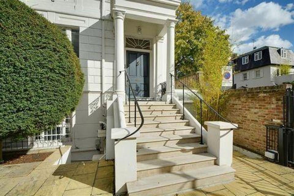 Picture of Villa For Sale in London, Greater London, United Kingdom