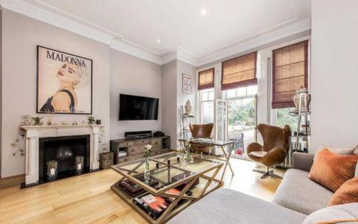 Picture of Condo For Sale in London, Greater London, United Kingdom