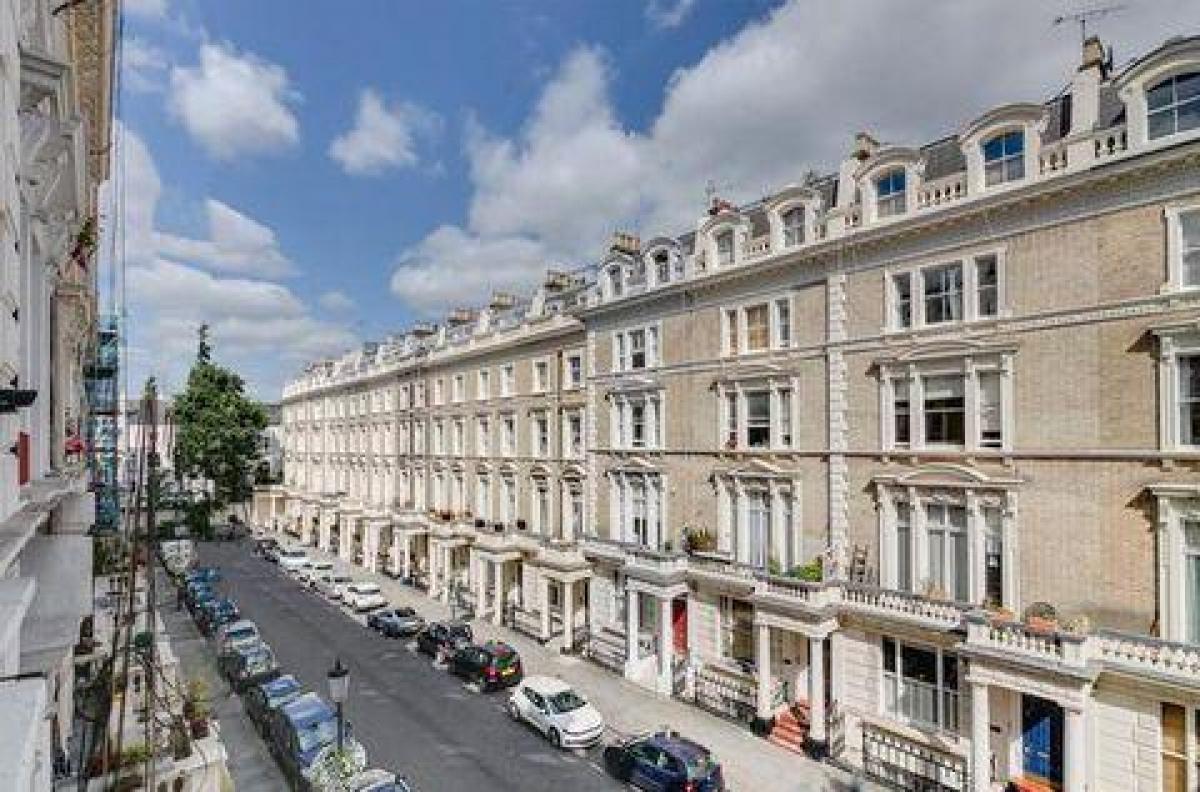 Picture of Condo For Sale in London, Greater London, United Kingdom