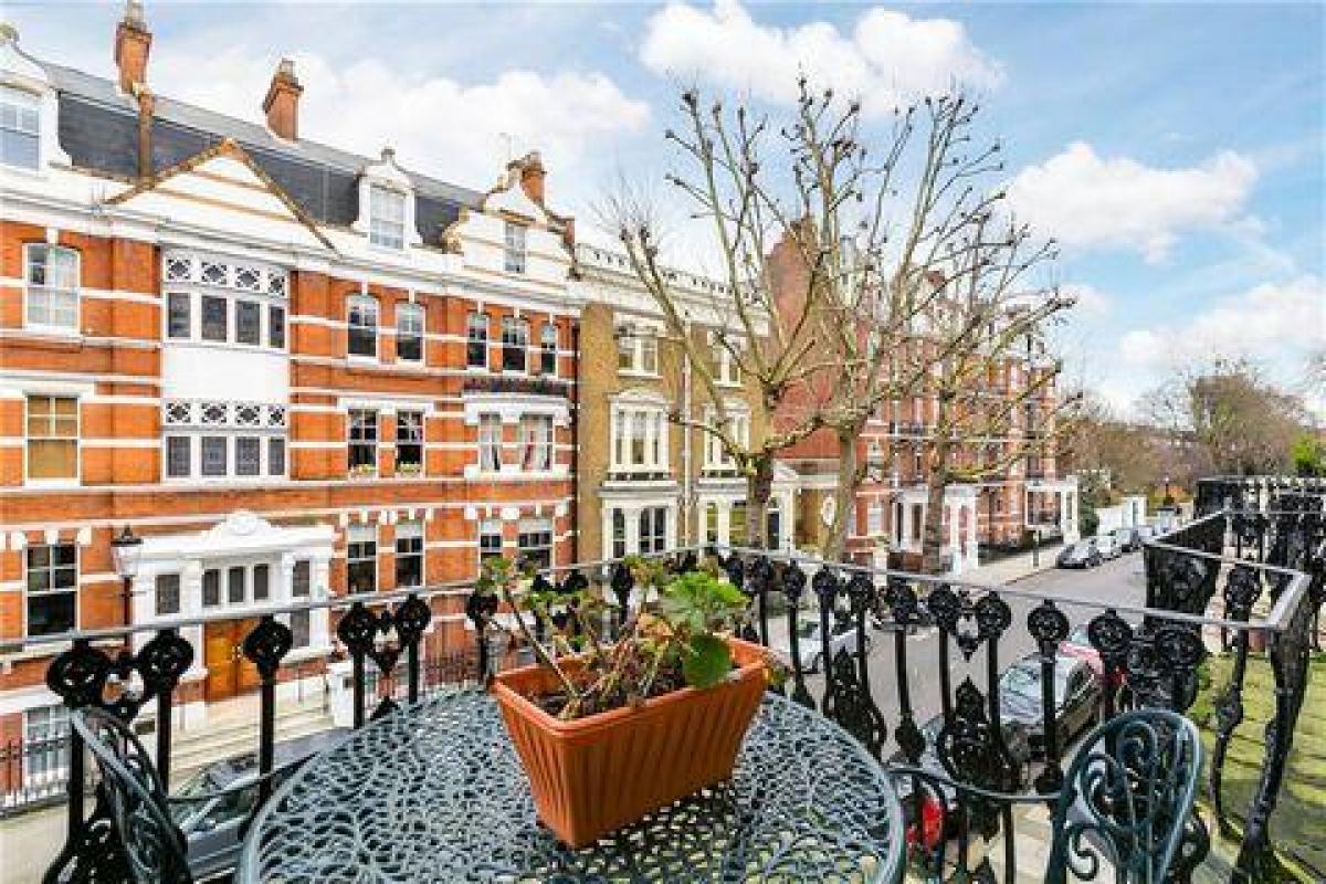 Picture of Condo For Sale in London, Greater London, United Kingdom