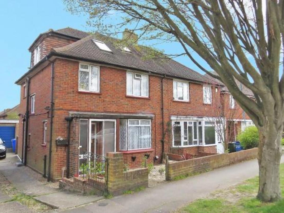 Picture of Bungalow For Sale in Aldershot, Hampshire, United Kingdom