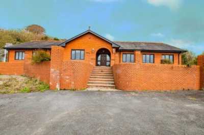 Bungalow For Sale in Swansea, United Kingdom