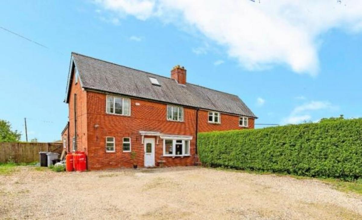 Picture of Home For Sale in Grantham, Lincolnshire, United Kingdom
