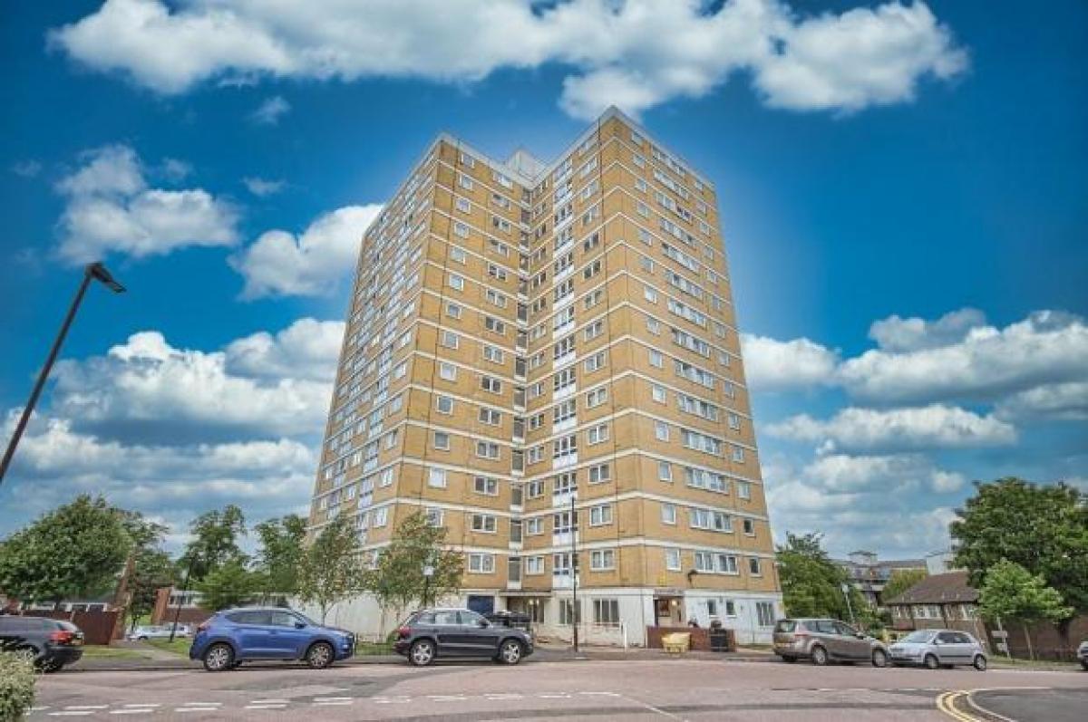 Picture of Apartment For Sale in Wood Green, Greater London, United Kingdom