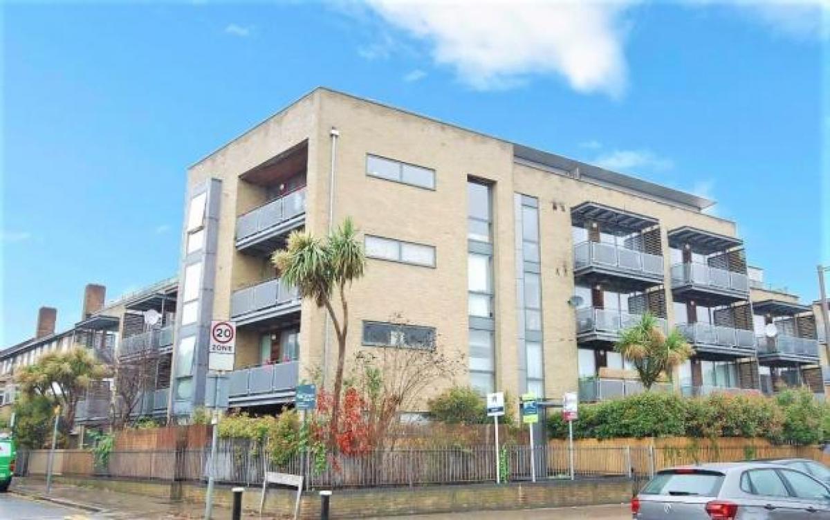 Picture of Apartment For Sale in Wood Green, Greater London, United Kingdom