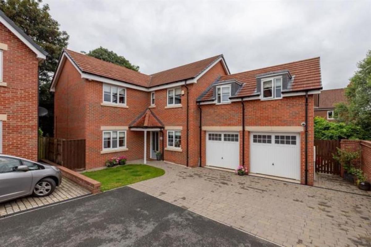 Picture of Home For Sale in Darlington, County Durham, United Kingdom