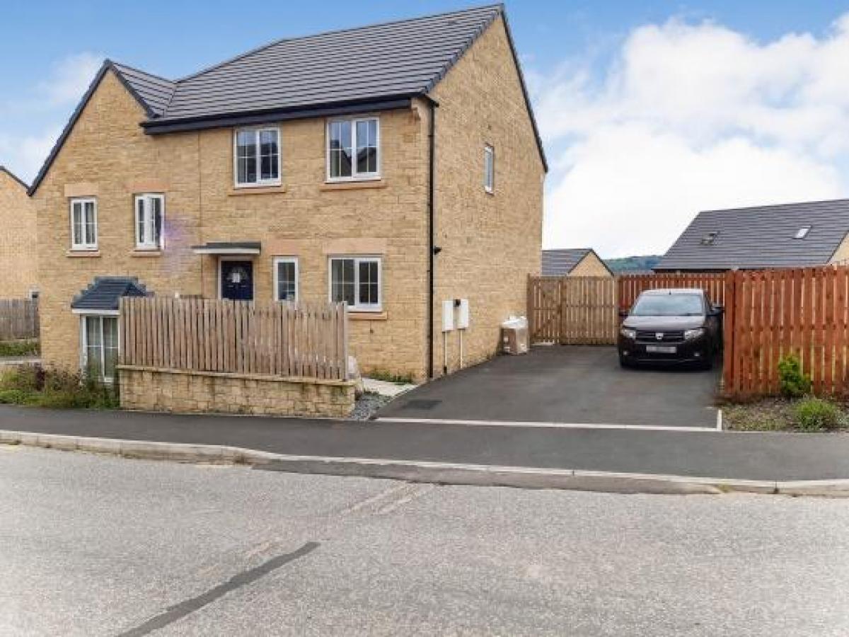 Picture of Home For Sale in Bradford, West Yorkshire, United Kingdom