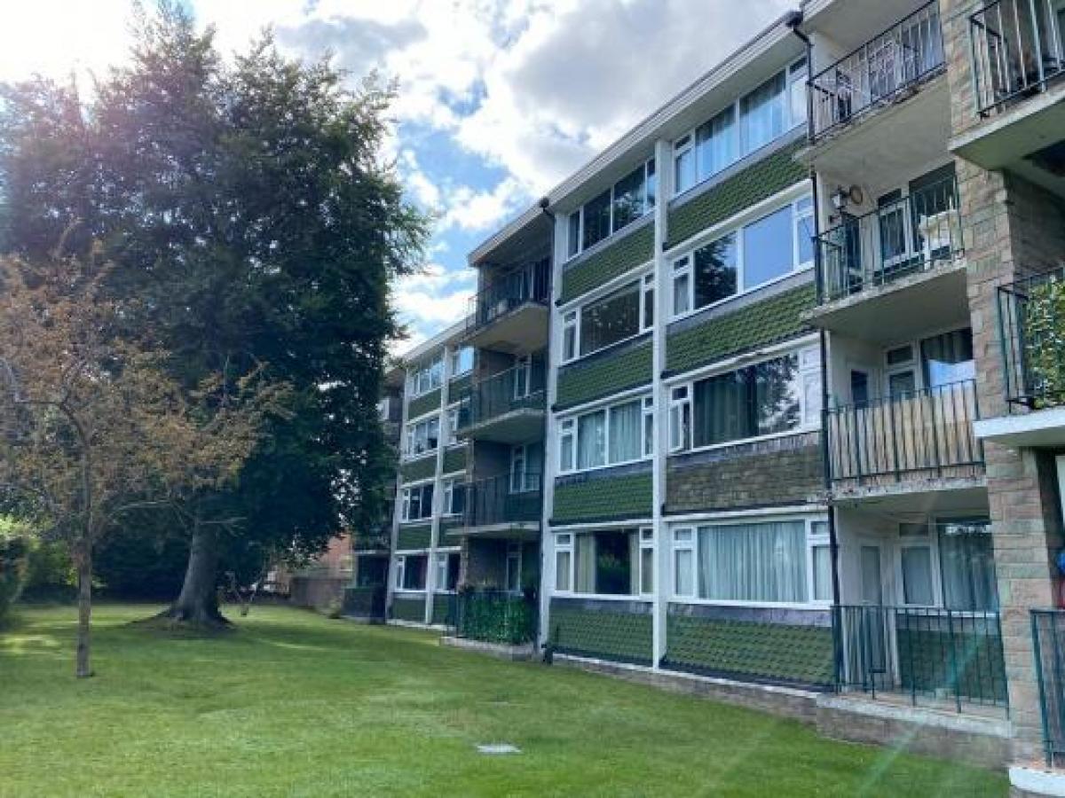 Picture of Apartment For Sale in Wokingham, Berkshire, United Kingdom