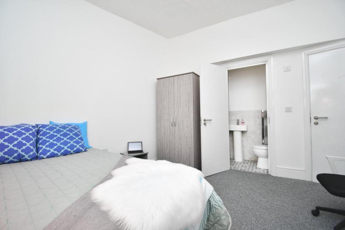 Picture of Home For Sale in Burnley, Lancashire, United Kingdom