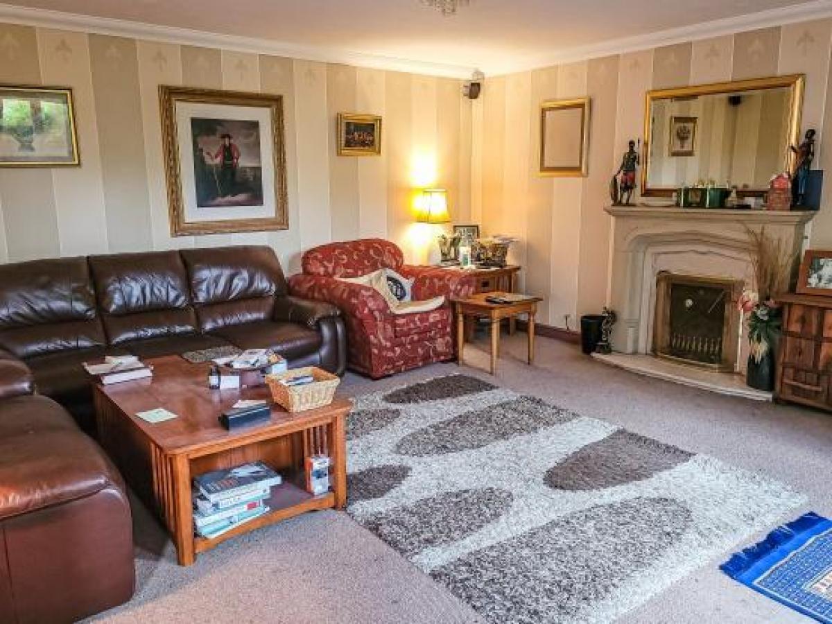 Picture of Home For Sale in Holywell, Flintshire, United Kingdom