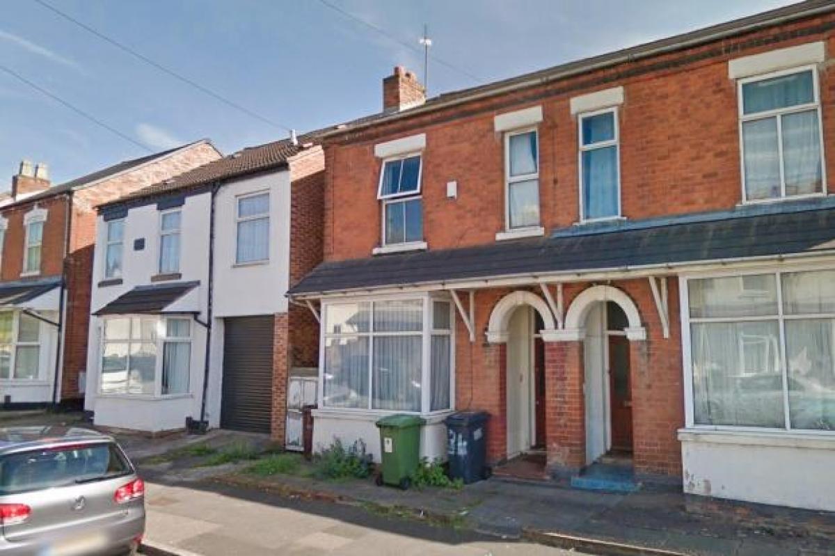 Picture of Home For Sale in Wolverhampton, West Midlands, United Kingdom