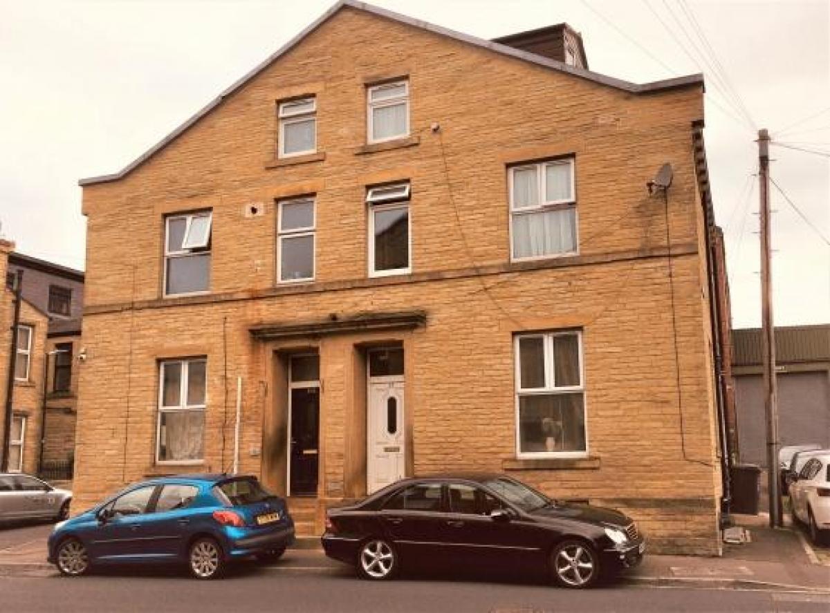 Picture of Home For Sale in Halifax, West Yorkshire, United Kingdom
