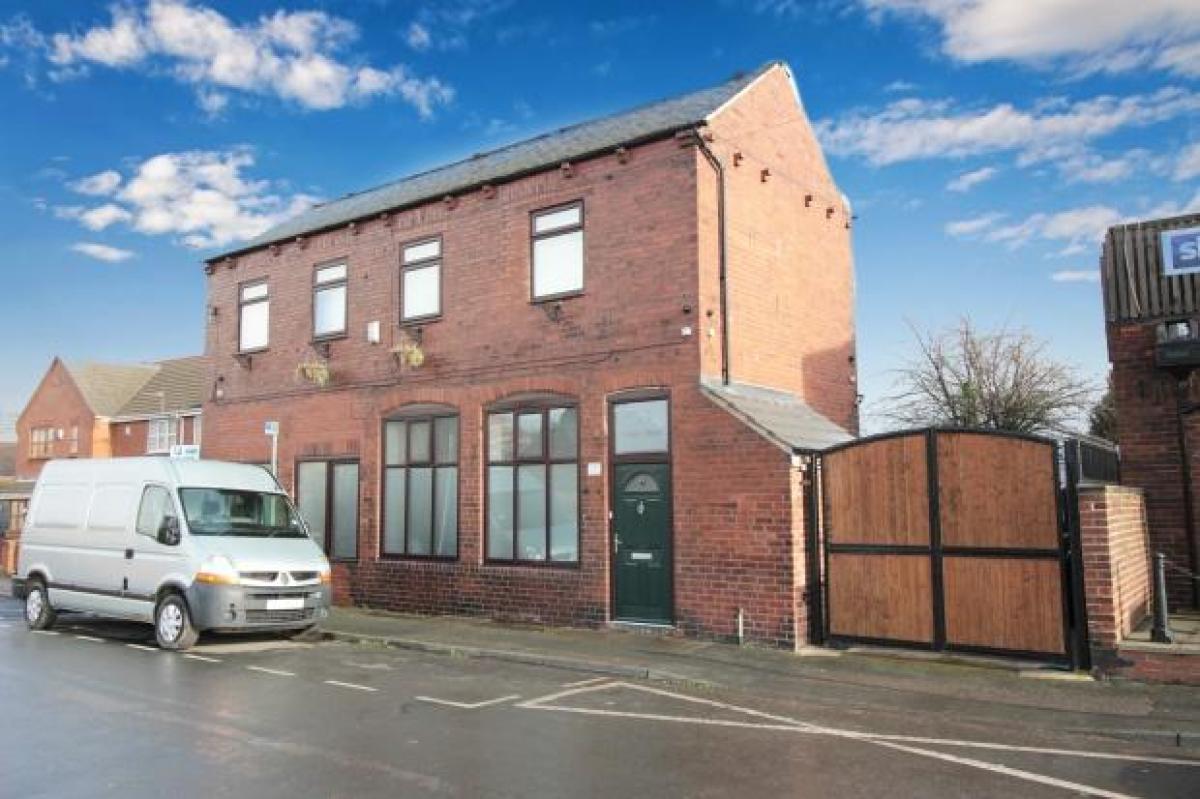 Picture of Home For Sale in Castleford, West Yorkshire, United Kingdom