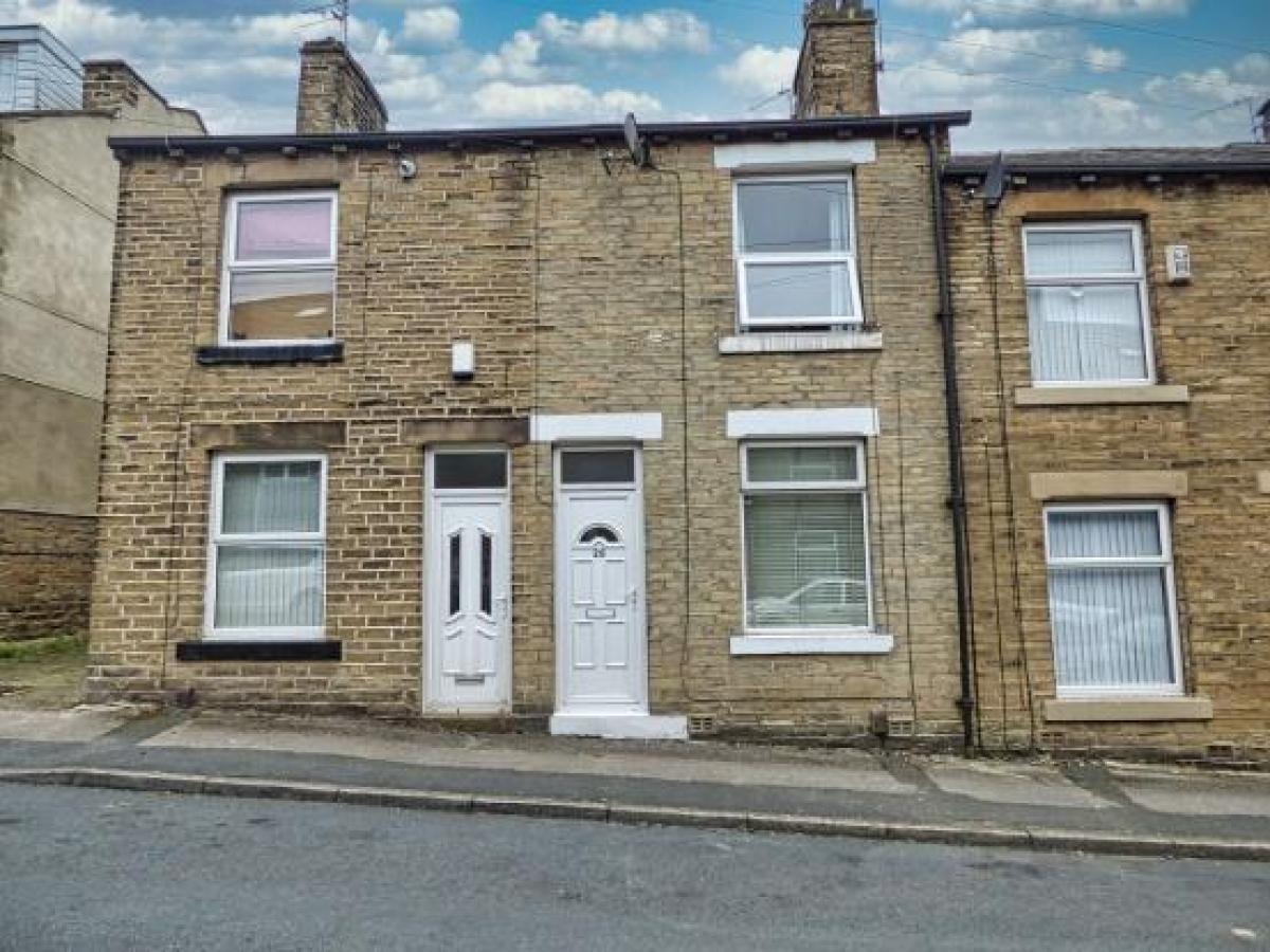 Picture of Home For Sale in Bradford, West Yorkshire, United Kingdom