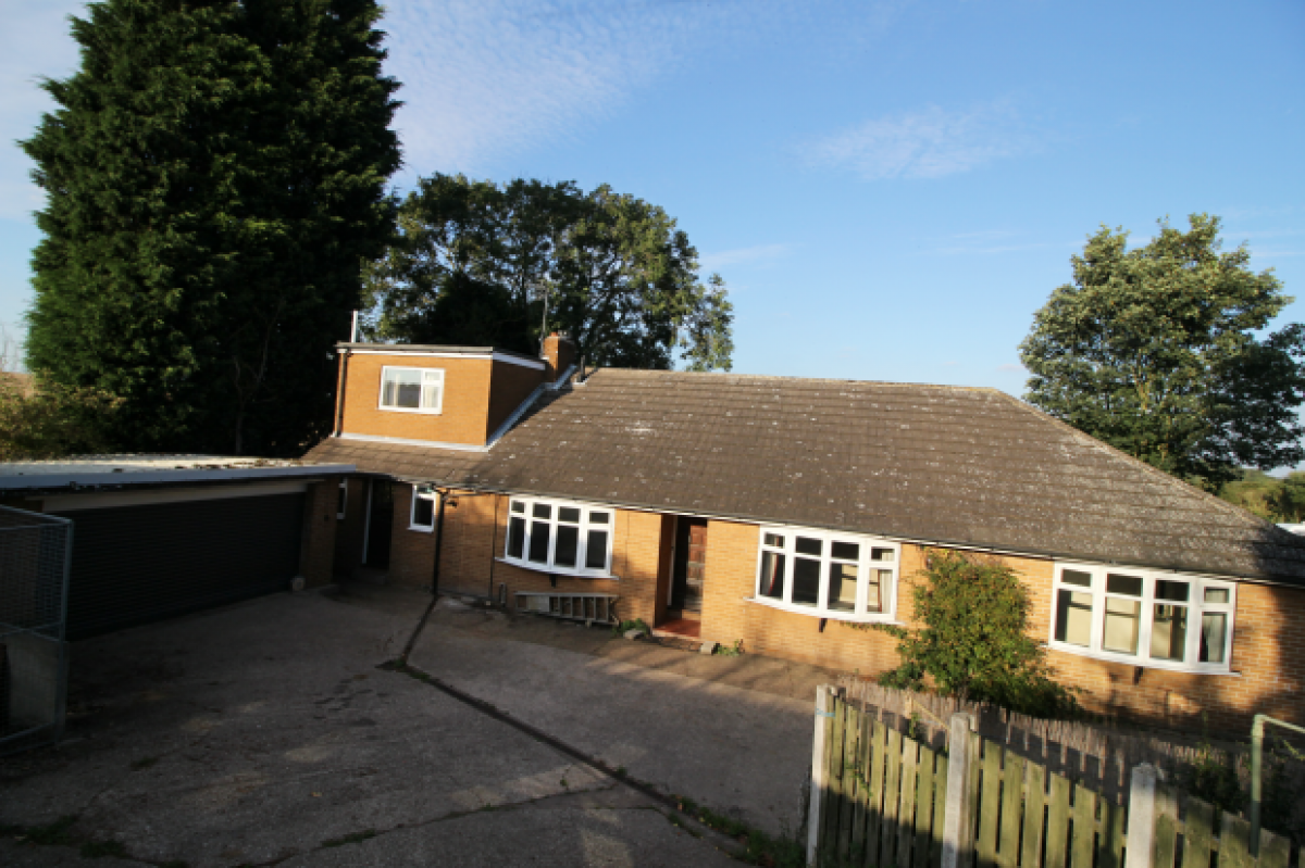 Picture of Bungalow For Sale in Pontefract, West Yorkshire, United Kingdom