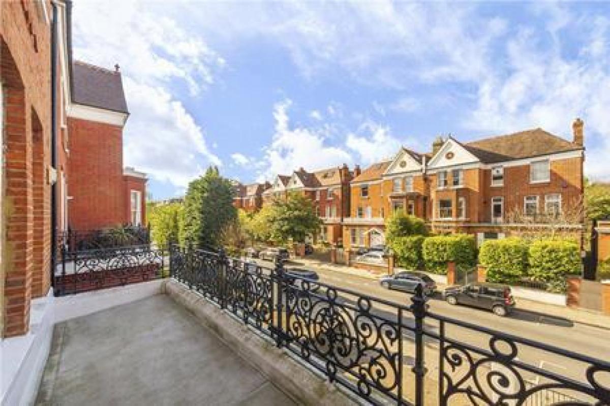Picture of Home For Sale in London, Greater London, United Kingdom