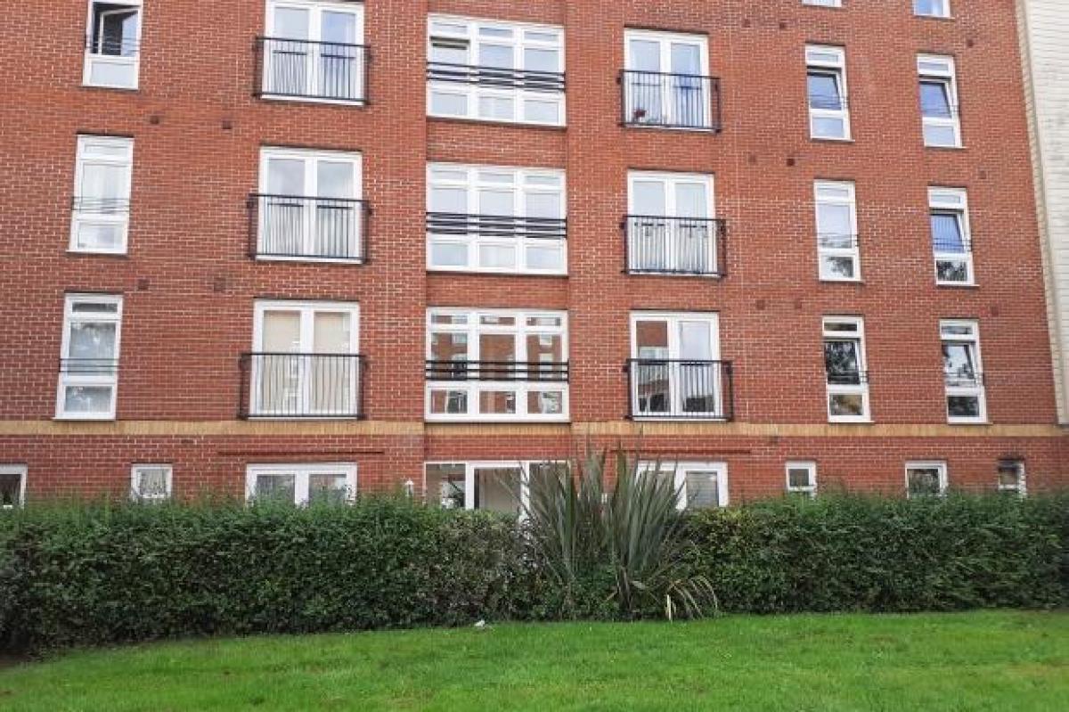 Picture of Apartment For Sale in Havant, Hampshire, United Kingdom