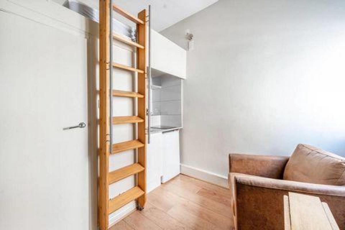Picture of Apartment For Sale in London, Greater London, United Kingdom