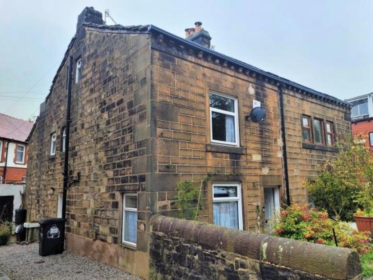 Picture of Home For Sale in Todmorden, West Yorkshire, United Kingdom