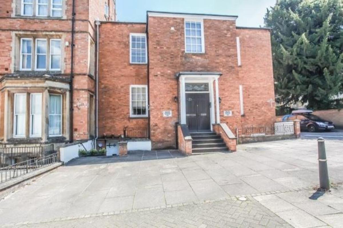Picture of Apartment For Sale in Banbury, Oxfordshire, United Kingdom
