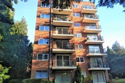 Apartment For Sale in Poole, United Kingdom