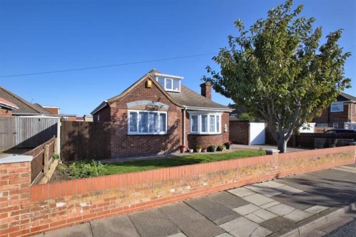 Picture of Bungalow For Sale in Cleethorpes, Lincolnshire, United Kingdom