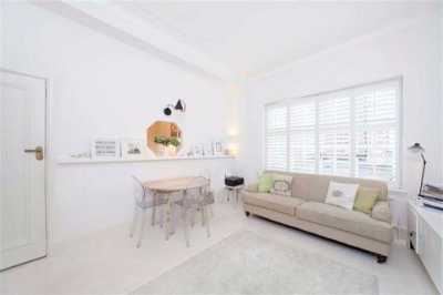Apartment For Sale in London, United Kingdom