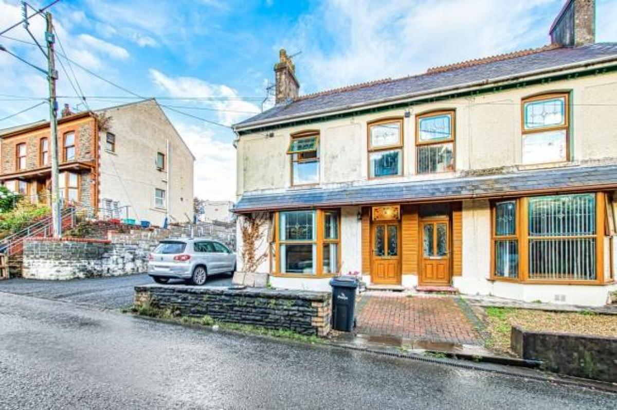 Picture of Home For Sale in Swansea, West Glamorgan, United Kingdom