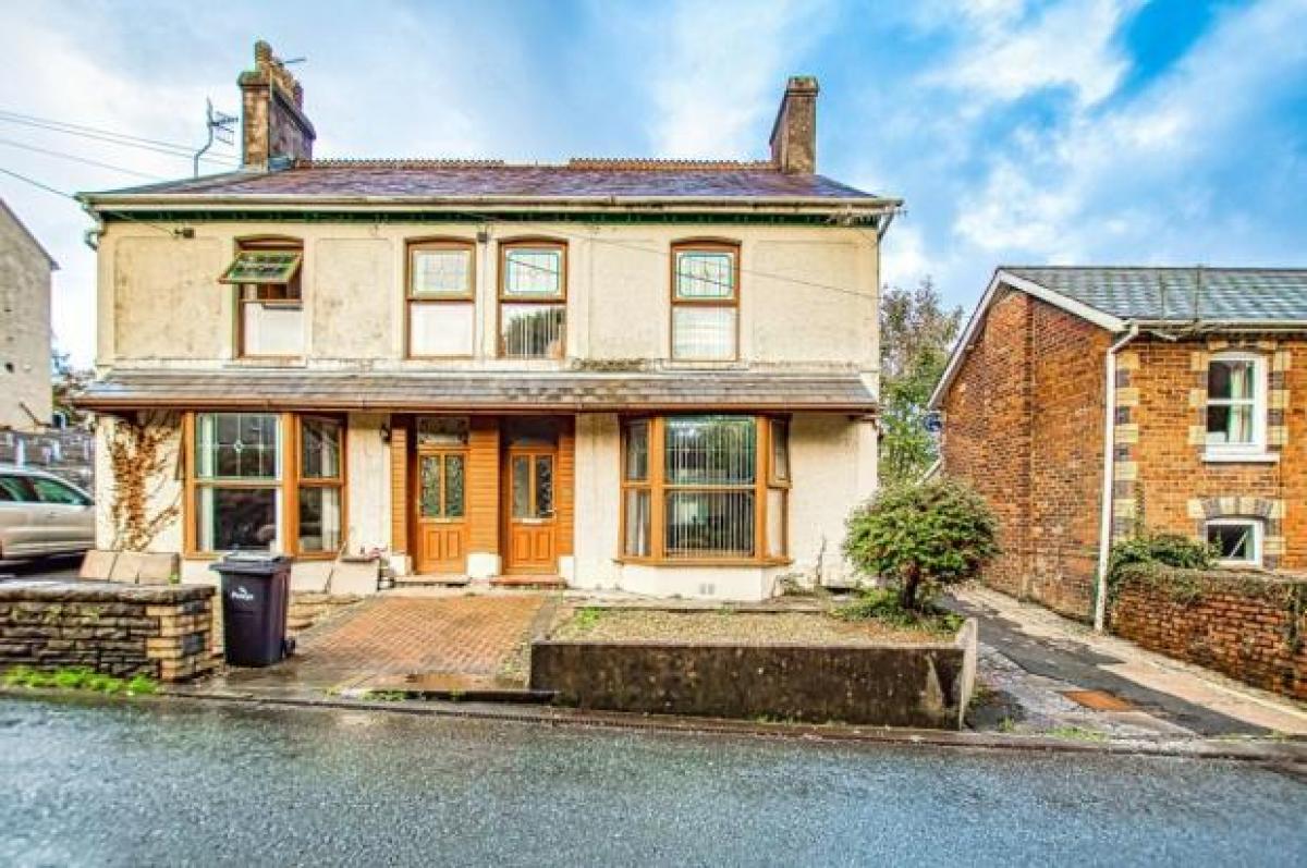 Picture of Home For Sale in Swansea, West Glamorgan, United Kingdom