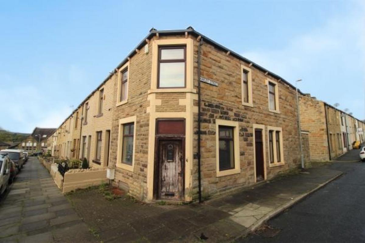 Picture of Home For Sale in Burnley, Lancashire, United Kingdom