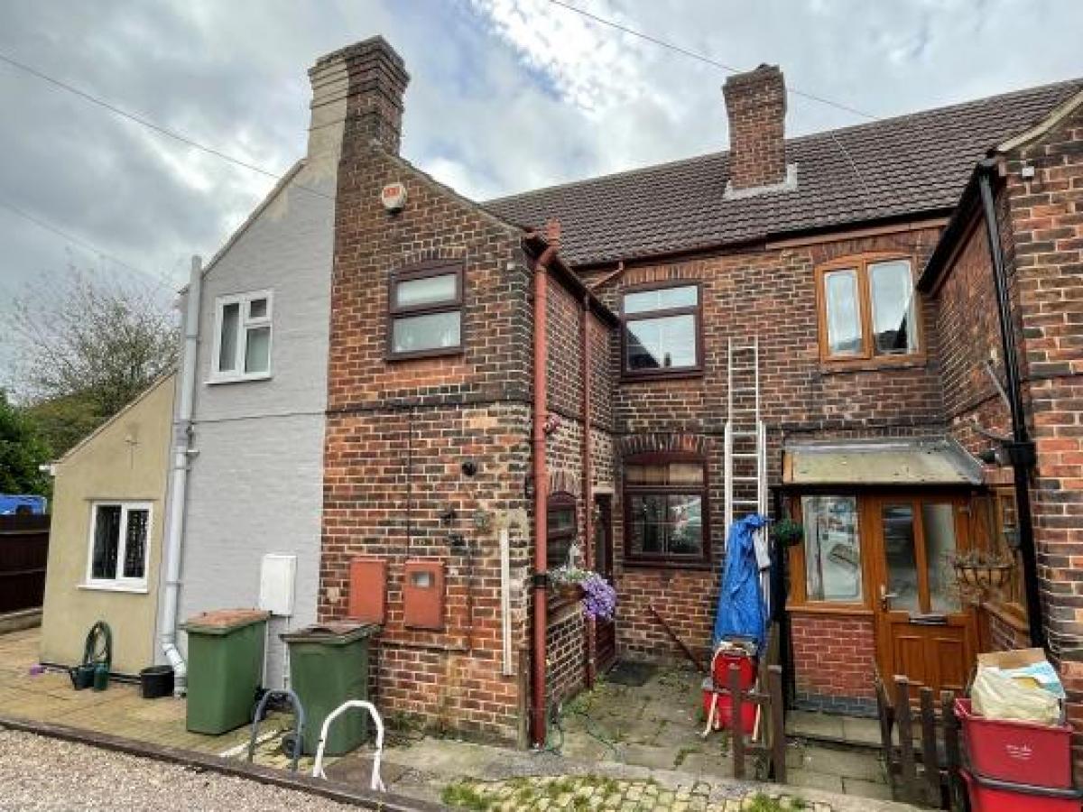 Picture of Home For Sale in Swadlincote, Derbyshire, United Kingdom