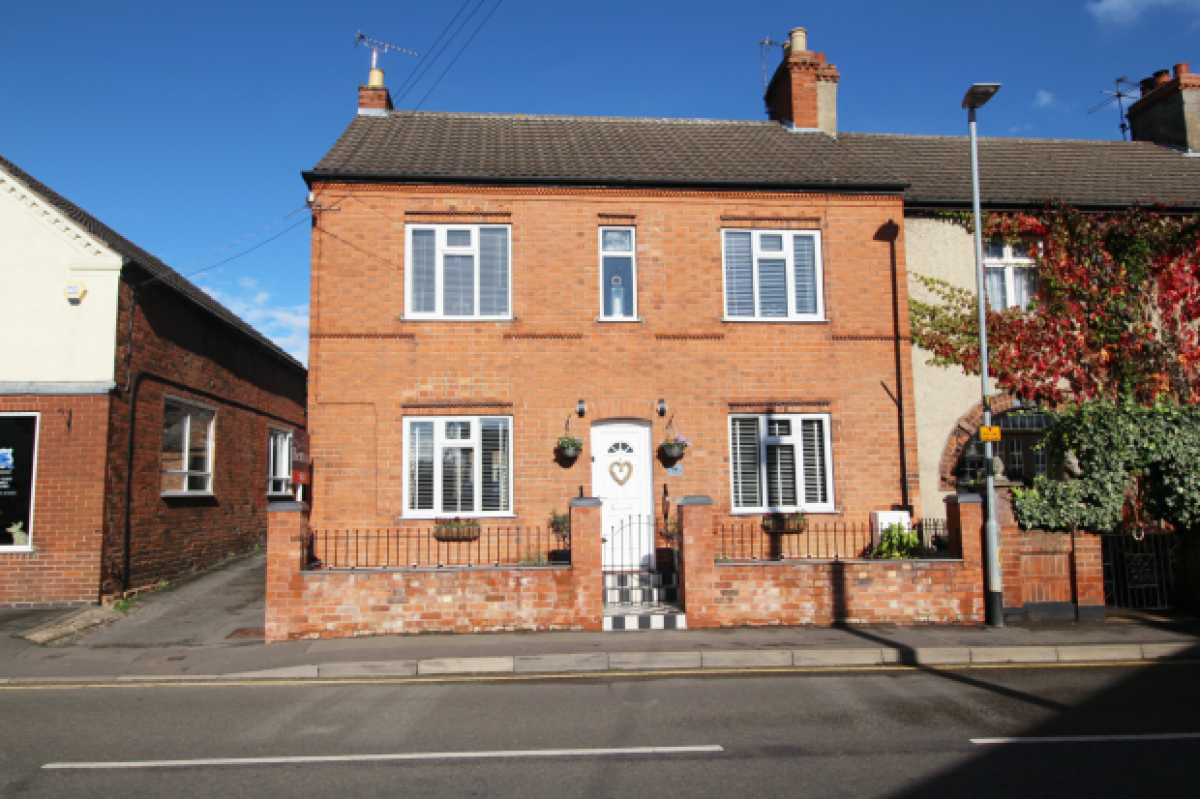 Picture of Home For Sale in Melton Mowbray, Leicestershire, United Kingdom
