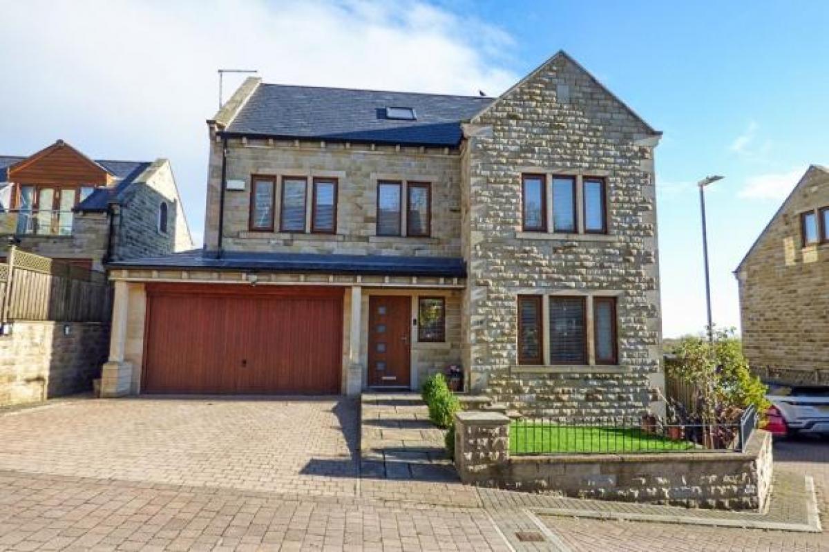 Picture of Home For Sale in Halifax, West Yorkshire, United Kingdom