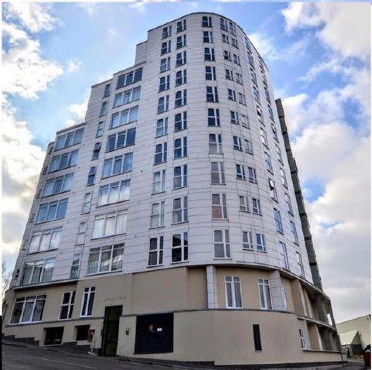 Picture of Apartment For Sale in Barnsley, South Yorkshire, United Kingdom