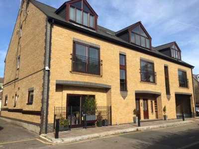 Apartment For Sale in London, United Kingdom