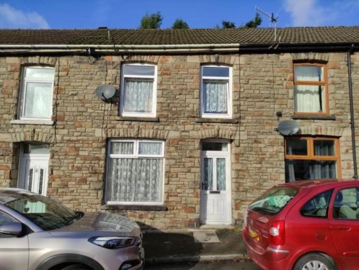 Picture of Home For Sale in Bridgend, West Lothian, United Kingdom