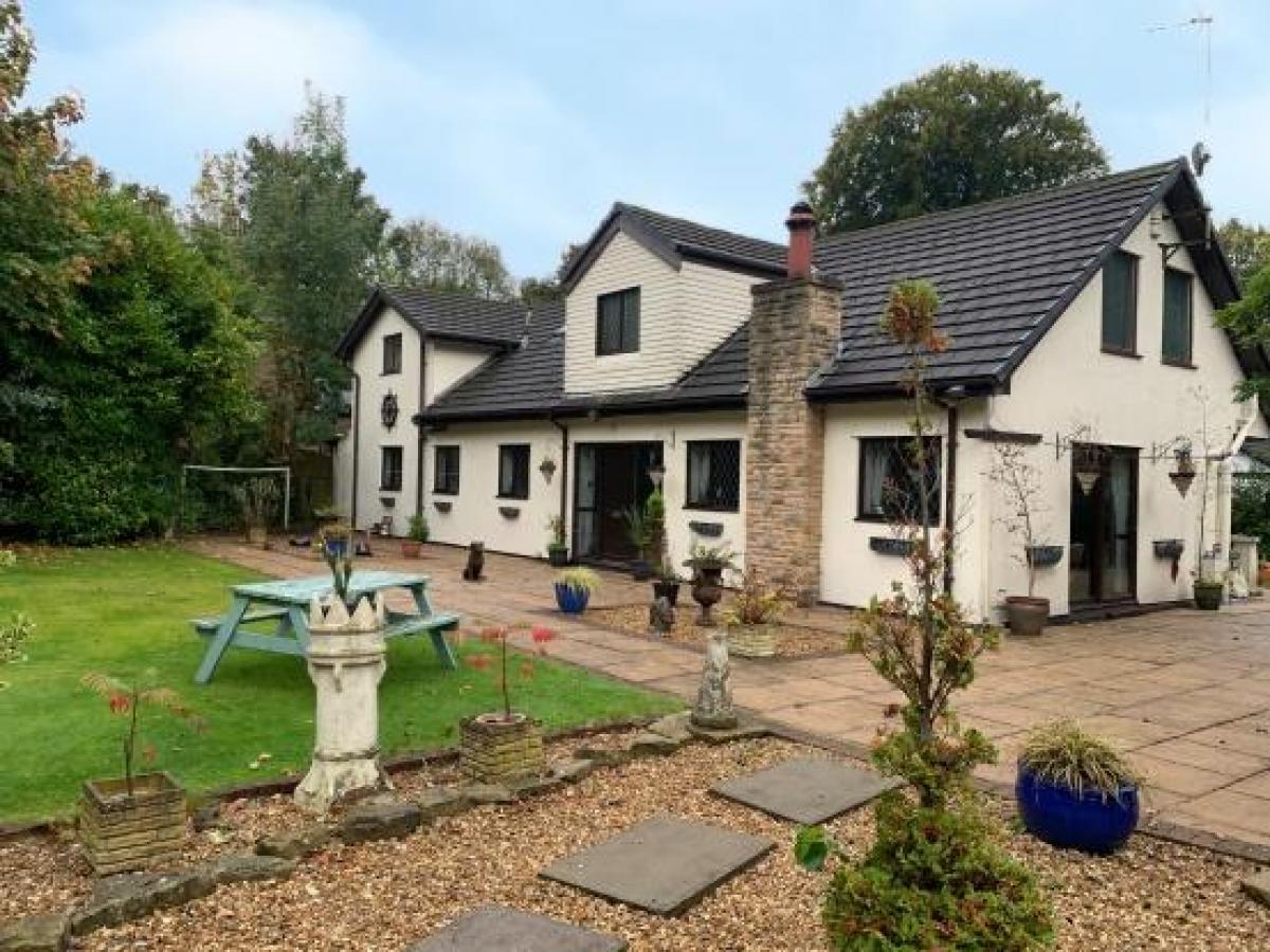 Picture of Home For Sale in Preston, Lancashire, United Kingdom